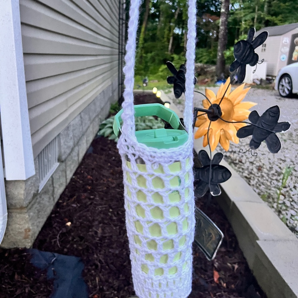 Hand Crochet 20oz Water Bottle Holder (White) - Picture 2 of 2